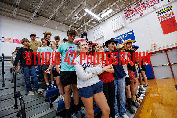 fans-091724-1002
