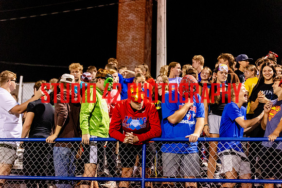 fans-20250912-1036
