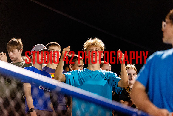 fans-20250912-1057