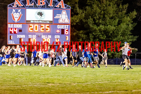fans-20250912-1082