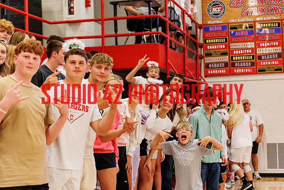 fans-20250916-1003