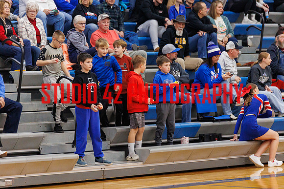 fans-20251212-1001