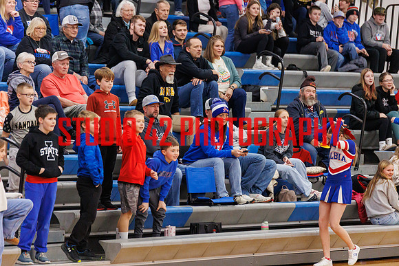fans-20251212-1007