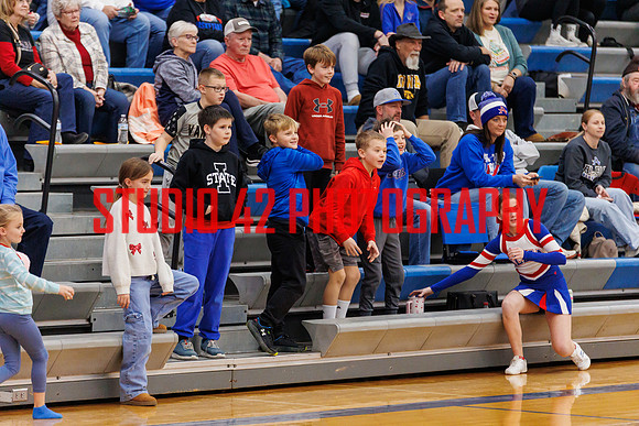 fans-20251212-1008